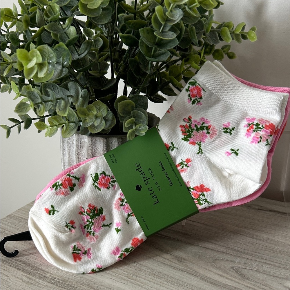 kate spade Ankle Socks with Pink Floral Print NWT